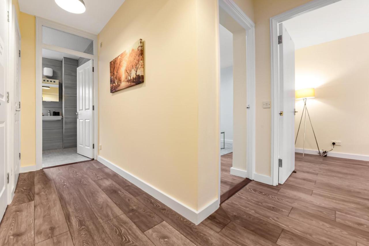 Family Friendly, Zone 2, 2 Beds, Overground London Exterior photo