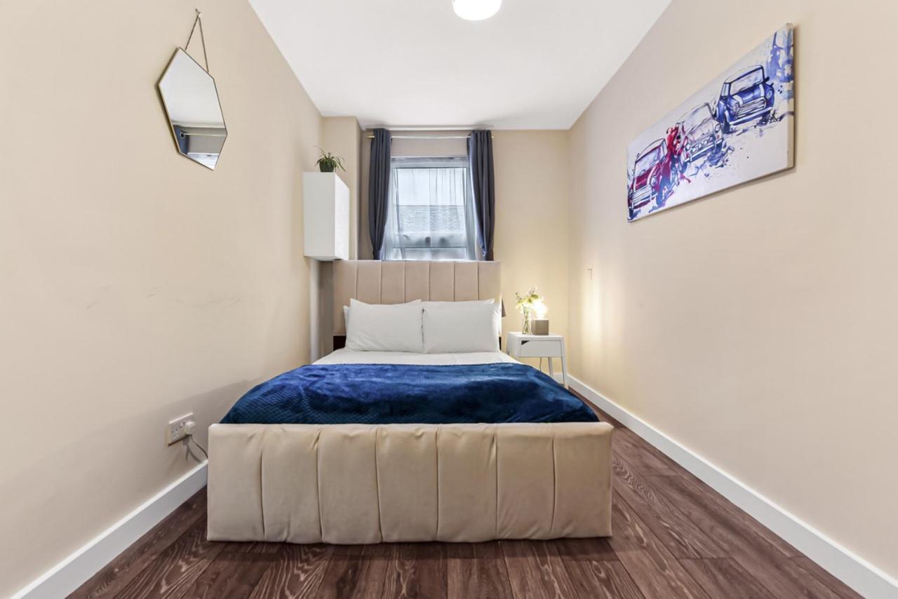 Family Friendly, Zone 2, 2 Beds, Overground London Exterior photo